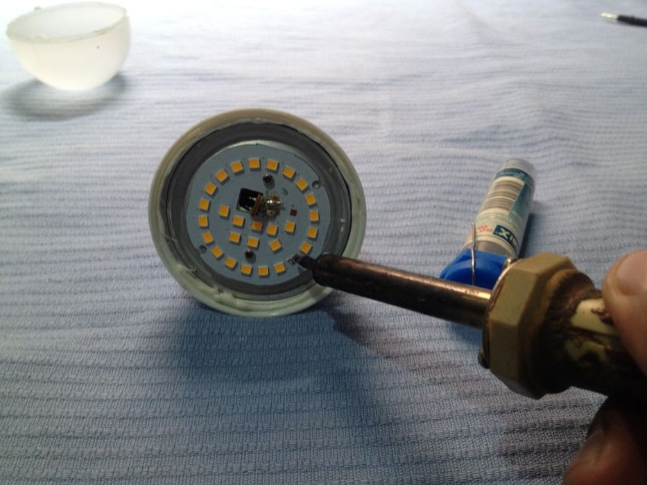چهارمین مرحله  روش تعمیر لامپ led حبابی